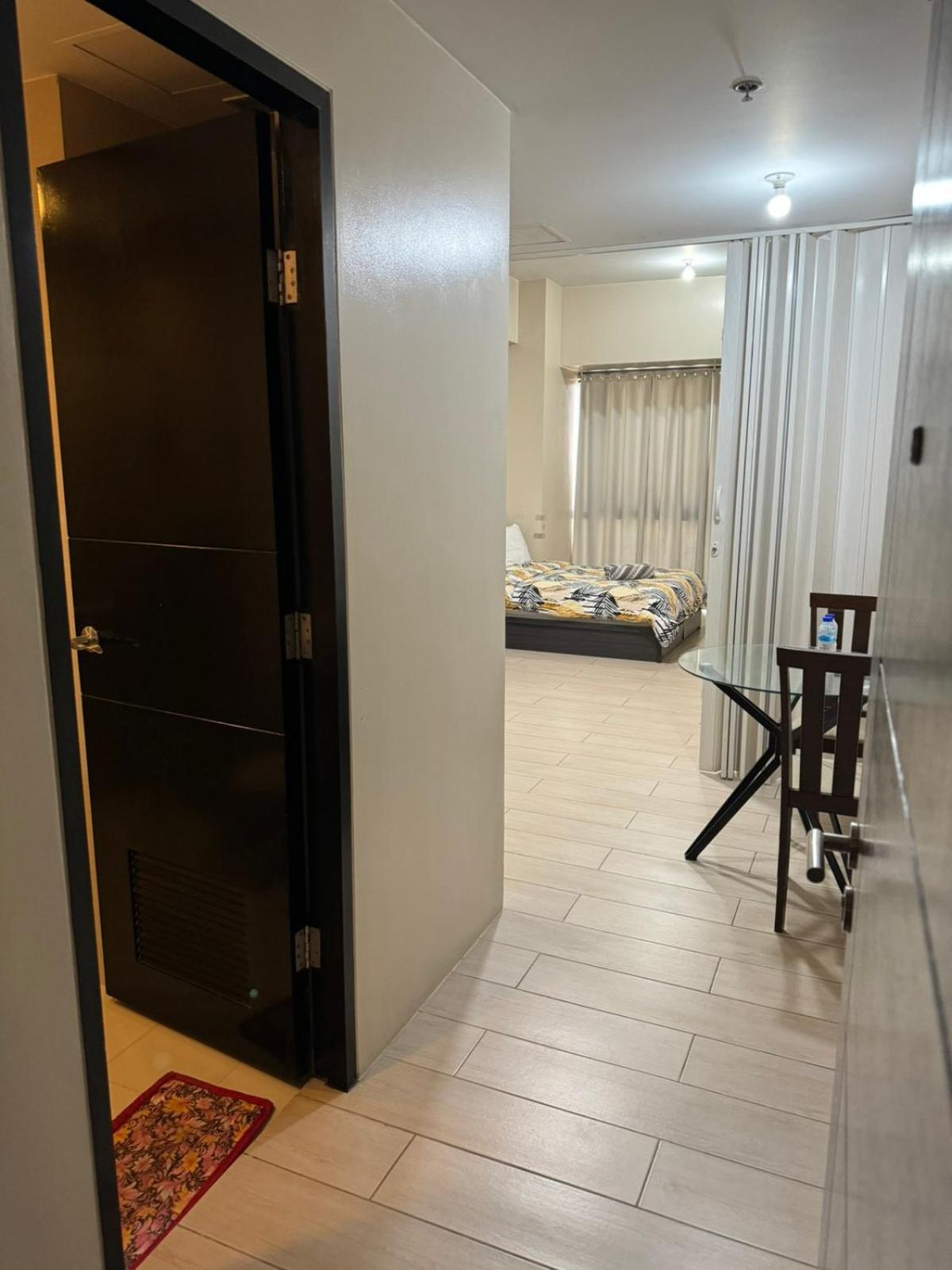 Henry'S Newport Condotel Pasay Extérieur photo