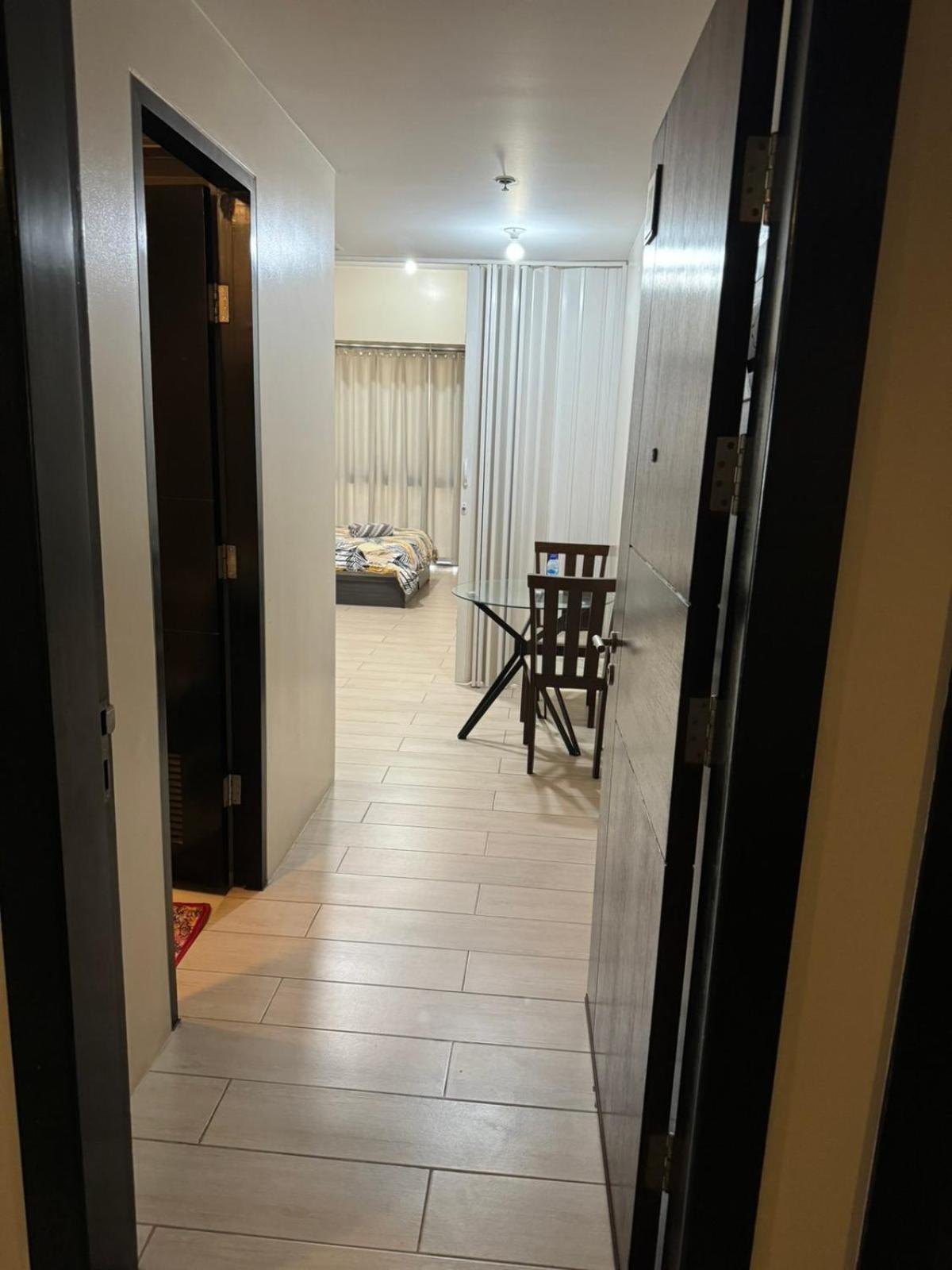 Henry'S Newport Condotel Pasay Extérieur photo