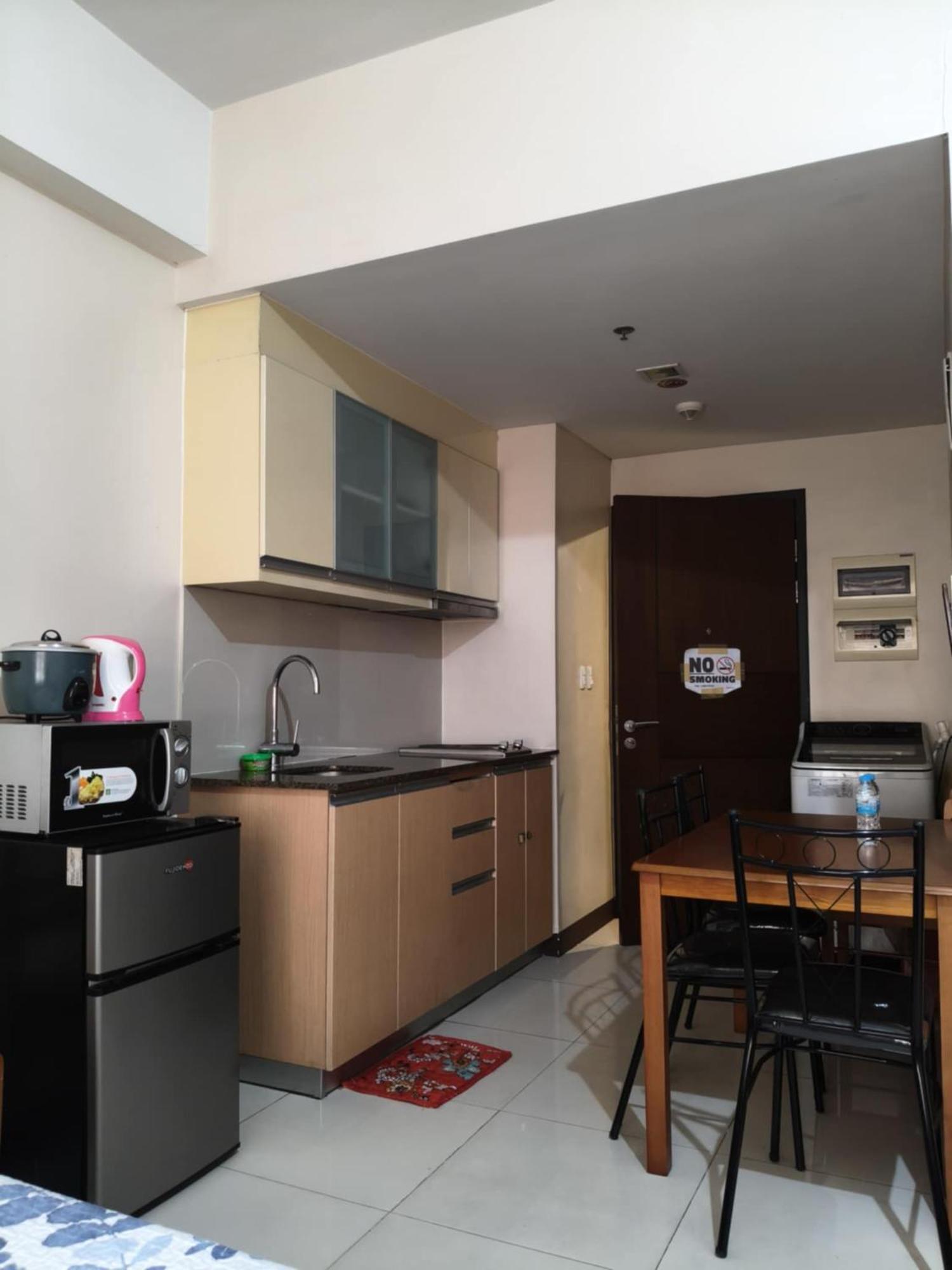 Henry'S Newport Condotel Pasay Extérieur photo