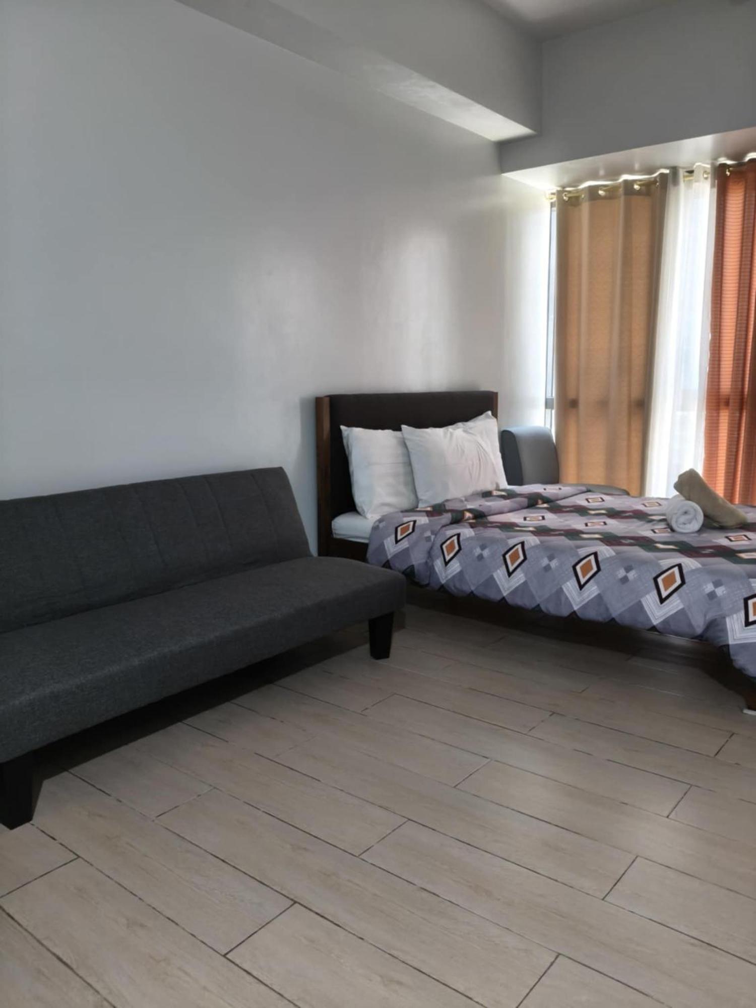 Henry'S Newport Condotel Pasay Extérieur photo