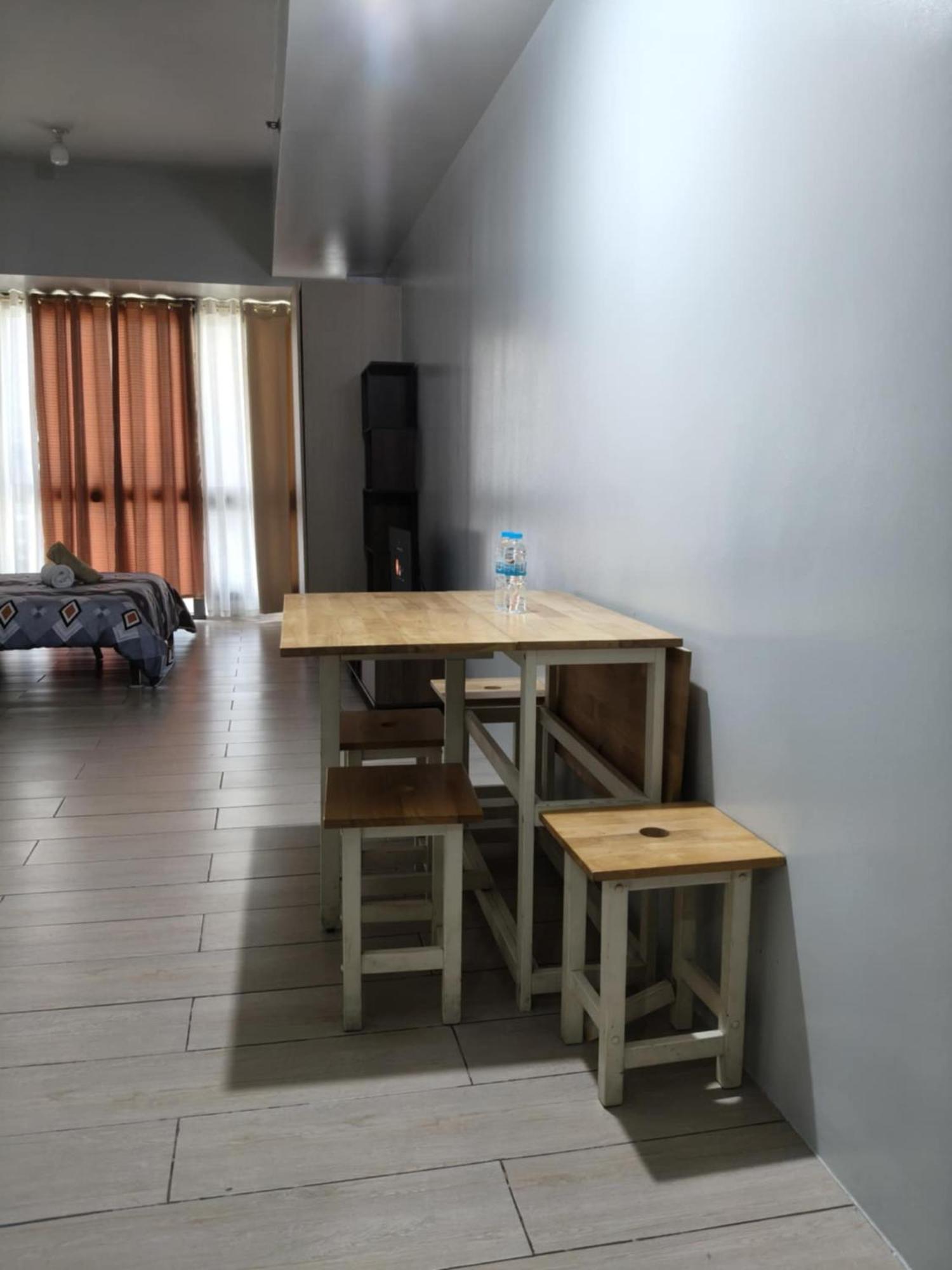 Henry'S Newport Condotel Pasay Extérieur photo